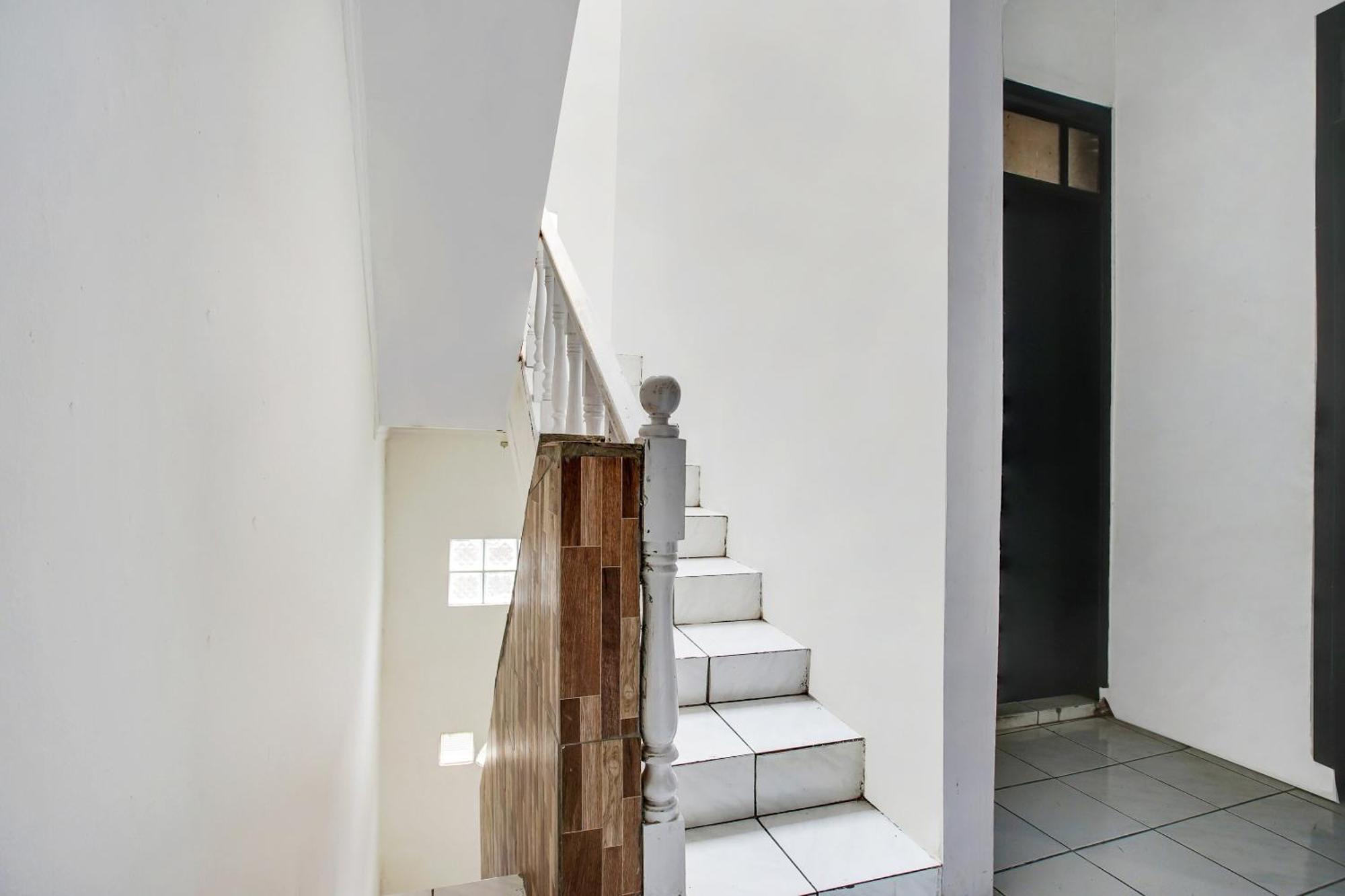 SPOT ON 91117 Sriwijaya Residence Syariah Bandung Bagian luar foto