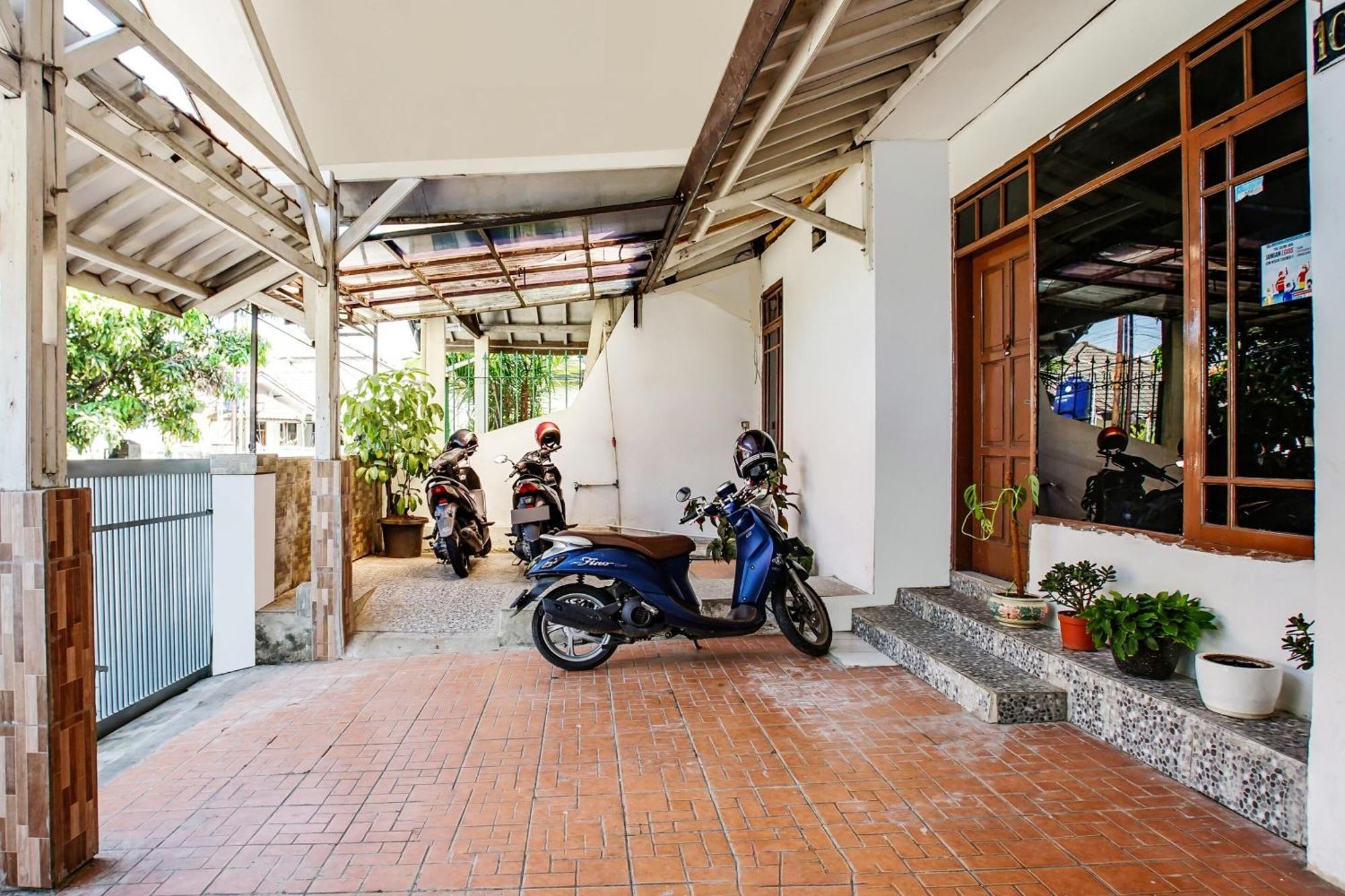 SPOT ON 91117 Sriwijaya Residence Syariah Bandung Bagian luar foto